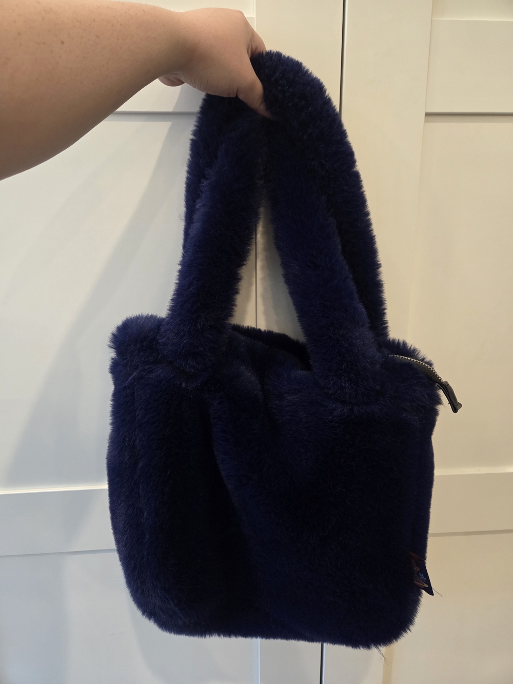 UNIF Plush Faux-Shearling Luv Tote in Blue